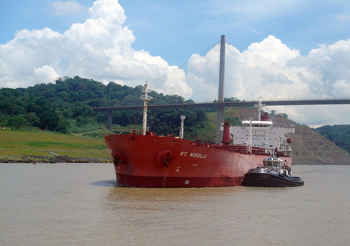 panama canal ship